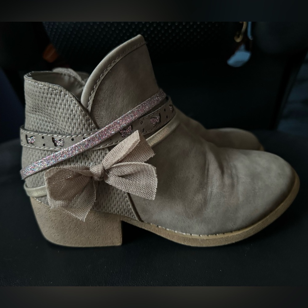 Girls Ankle Boots with Butterflies and Lace